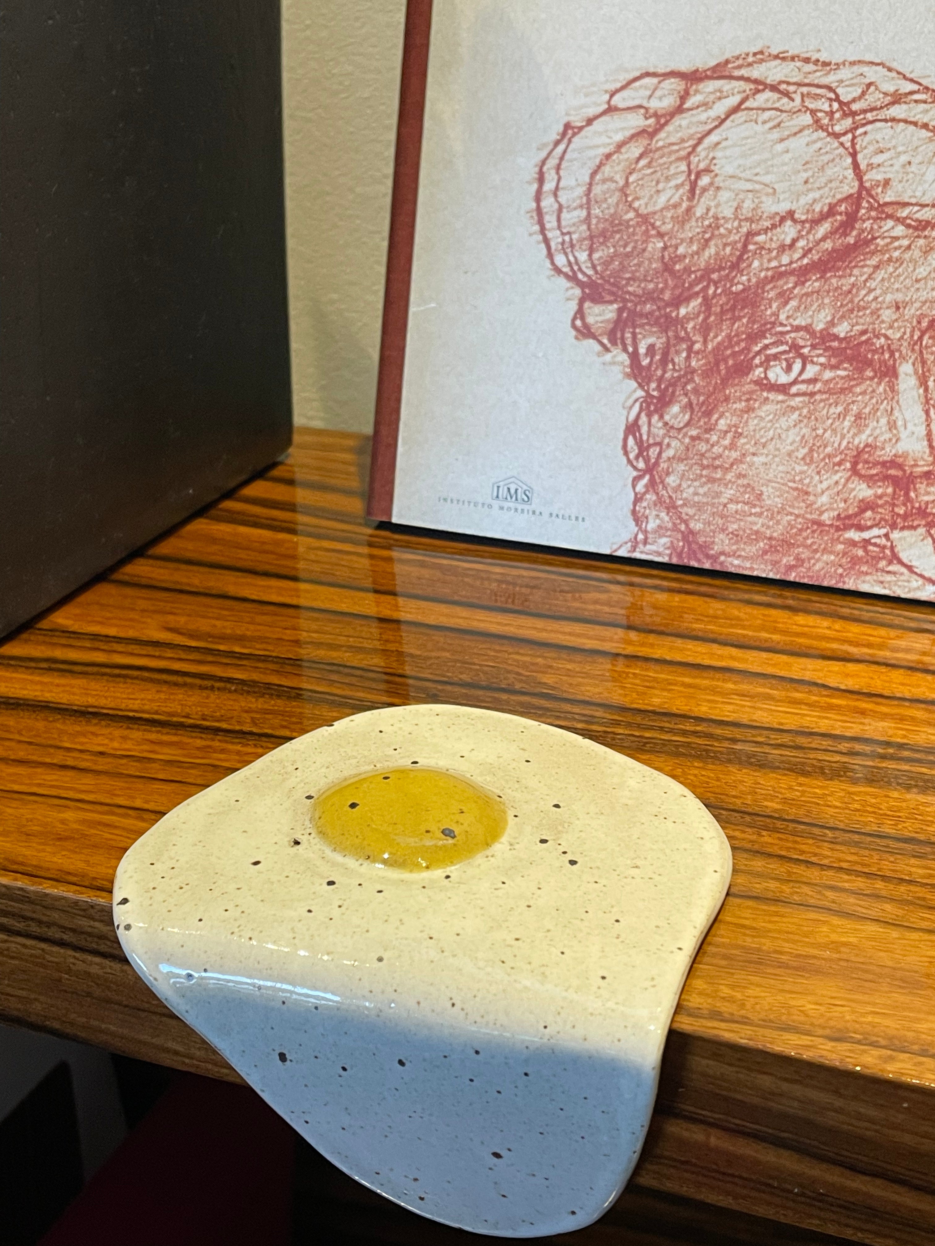 Ovo caído // Ana Clara Dinucci